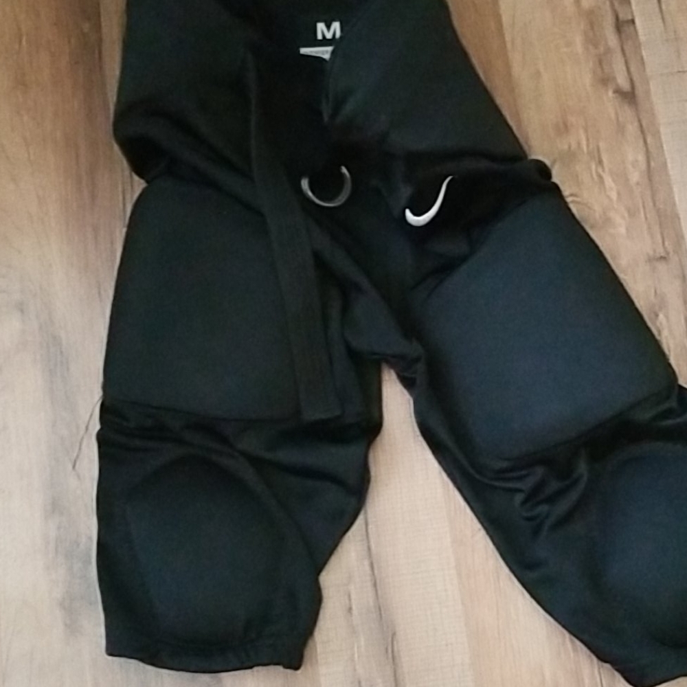 Nike youth medium football pants